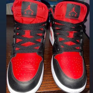 Air Jordan 1 Mid “Bred Toe”